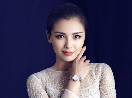 娱乐圈女强,从默默无闻到星光璀璨